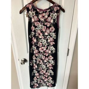 White House black market stretchy flowery sexy dress size xs

N567